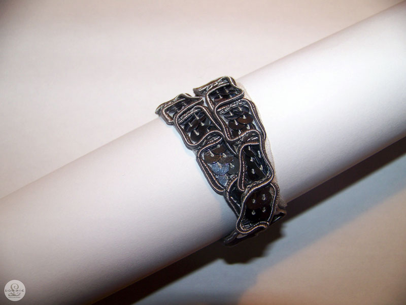 Sophie L / Bracelet brodé / Ambrym Perle