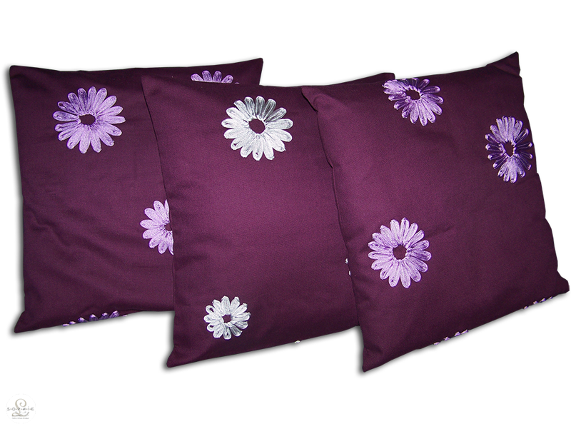 Sophie L / Coussin brodé Sophie L / Bracelet brodé / Tanna