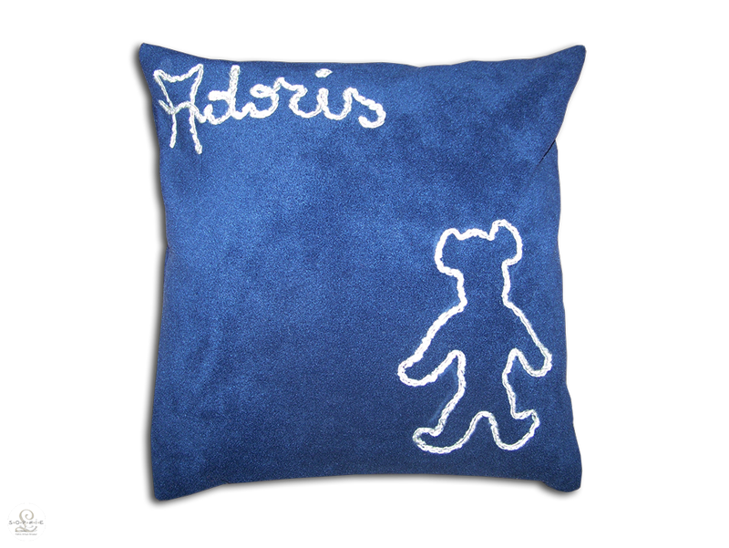 Sophie L / Coussin brodé Sophie L / Bracelet brodé / Tanna