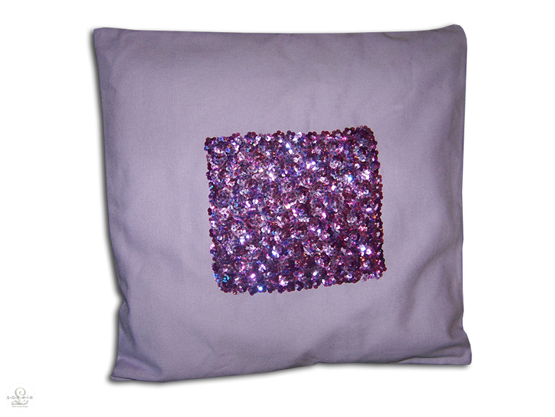 Sophie L / Coussin brodé Sophie L / Bracelet brodé / Tanna
