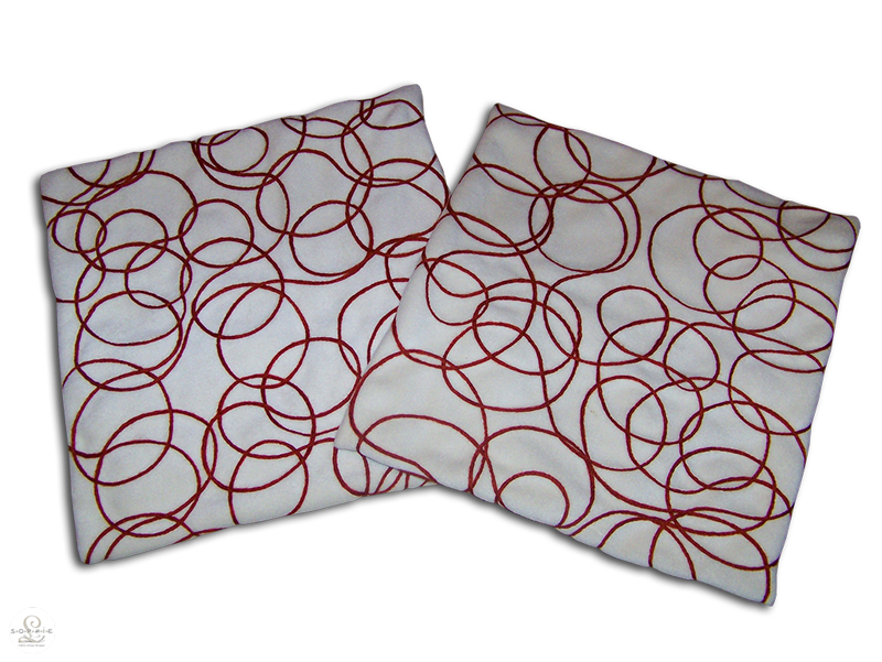 Sophie L / Coussin brodé Sophie L / Bracelet brodé / Tanna