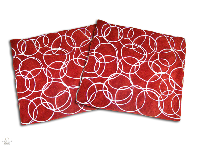 Sophie L / Coussin brodé Sophie L / Bracelet brodé / Tanna