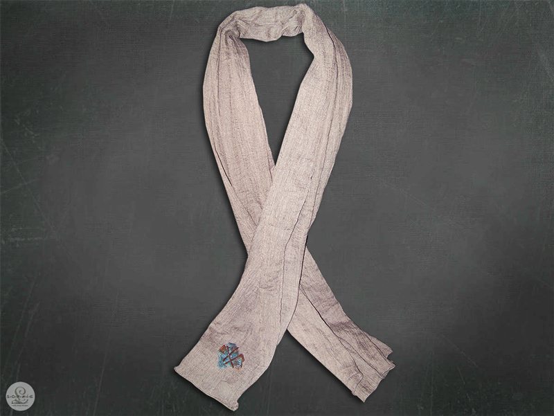 Sophie L / Foulard brodé / Eretoka Sable