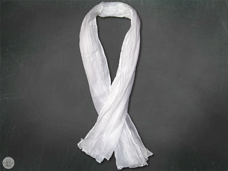 Sophie L / Foulard brodé / Pele Blanc